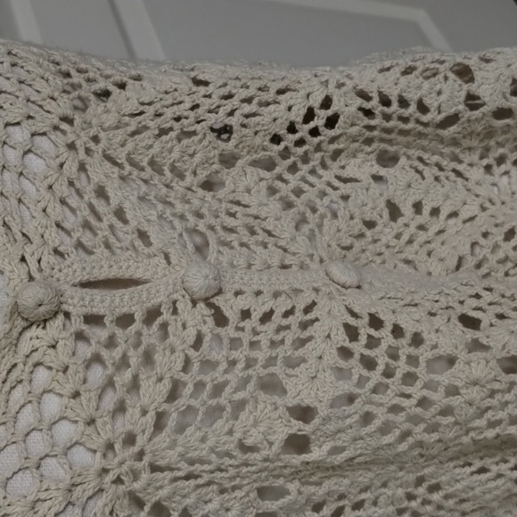 Forever 21 top medium cream crochet spaghetti strap button down top - Picture 3 of 10